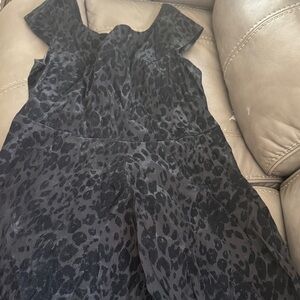 Snap Black Top with Subtle Texture